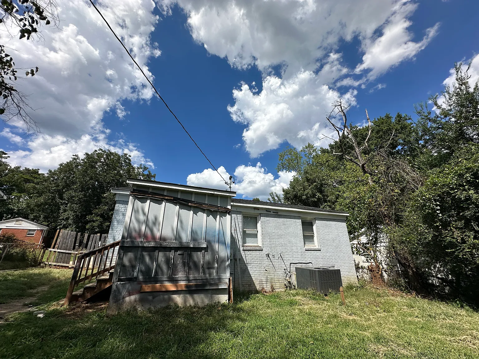 3 bed, 1200 sqft, $1,700 — Photo 2