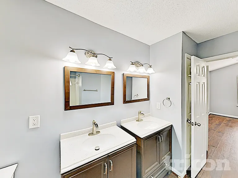 430 Forest Grove Cir — Photo 25