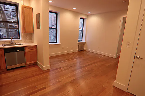 Rented by PMG Real Estate  | media 28