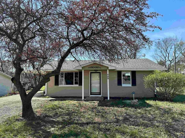 608 Ratz St, Valley Falls, KS 66088