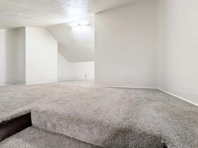 822 8th Ave #4 — Photo 10