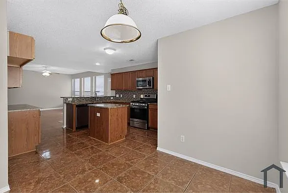 2313 Valley Falls Ave — Photo 10
