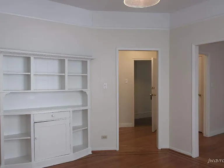 2852 California St #10 — Photo 5