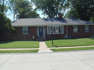 19 Elm Dr, Florissant, MO