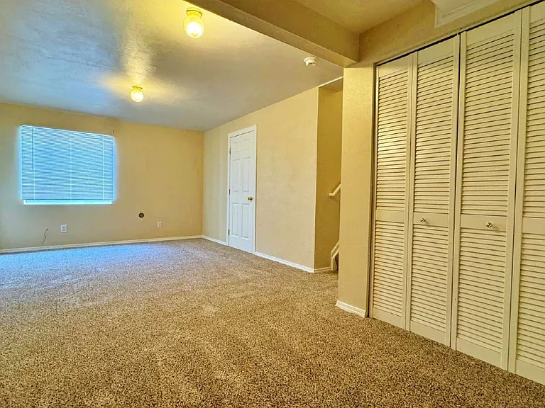 5597 S Killarney St — Photo 18