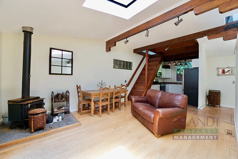 1 bed, 1.0 bath, 642 sqft, $3,600 — Photo 2
