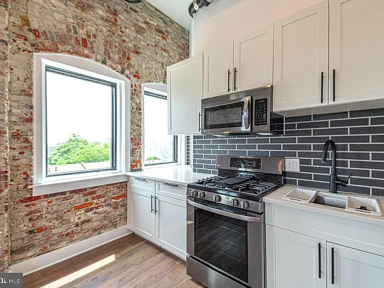 1211 Bainbridge St #4A — Photo 2