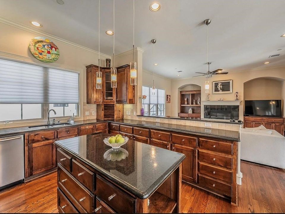 3827 Holland Ave APT B, Dallas, TX 75219 | MLS #21323982 | Zillow