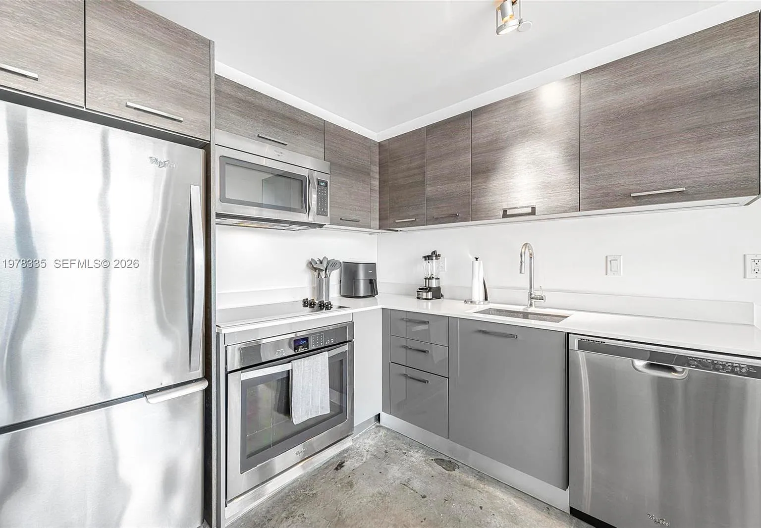 Centro Condo — Photo 3