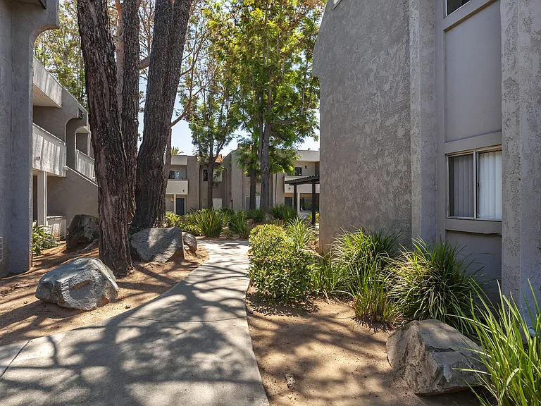 Scripps Poway Villas — Photo 15