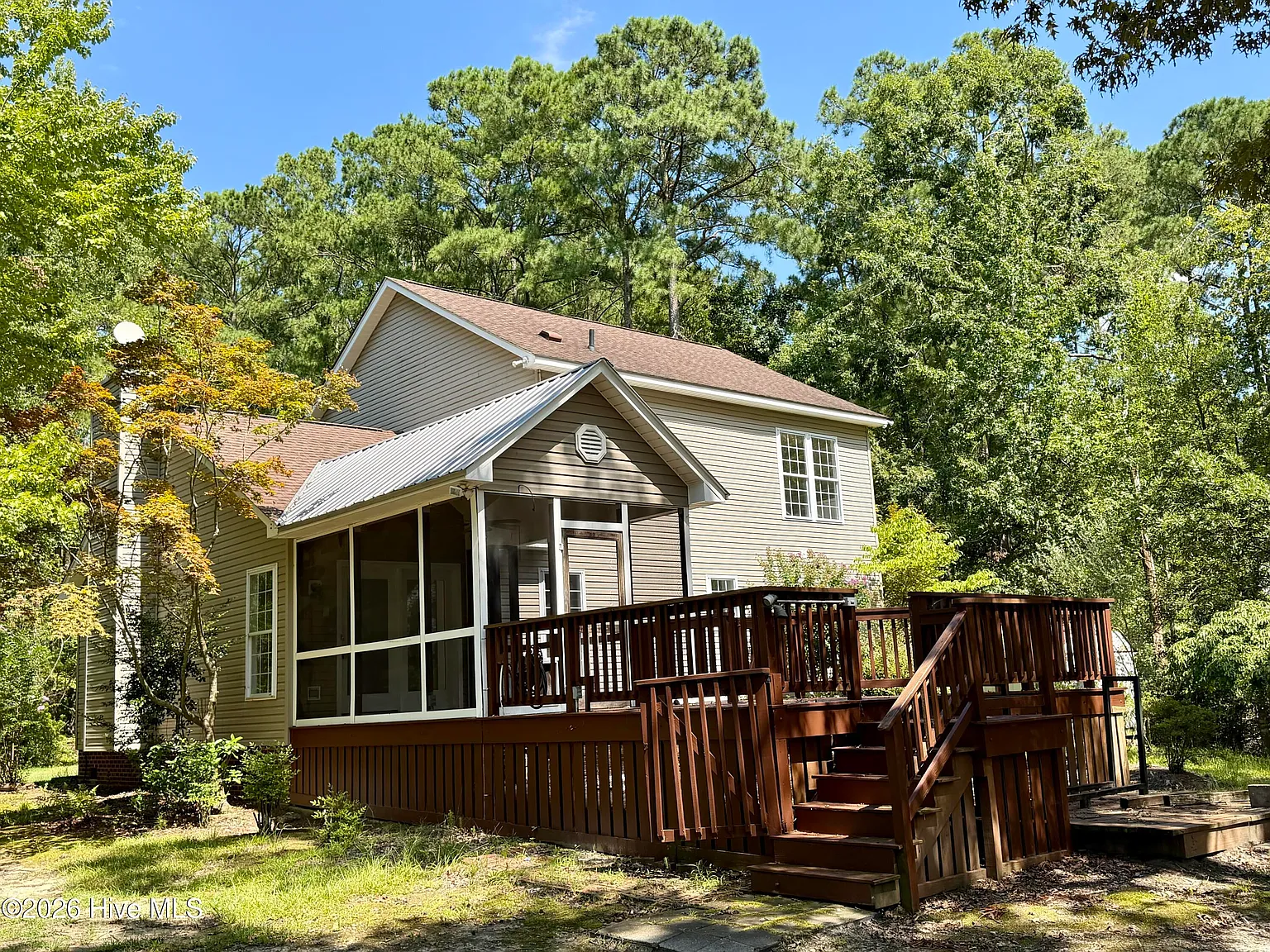 3 bed, 2.5 bath, 1900 sqft, $1,800 — Photo 2