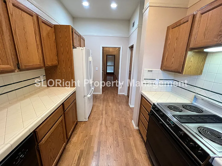 578 Dana St #A — Photo 6