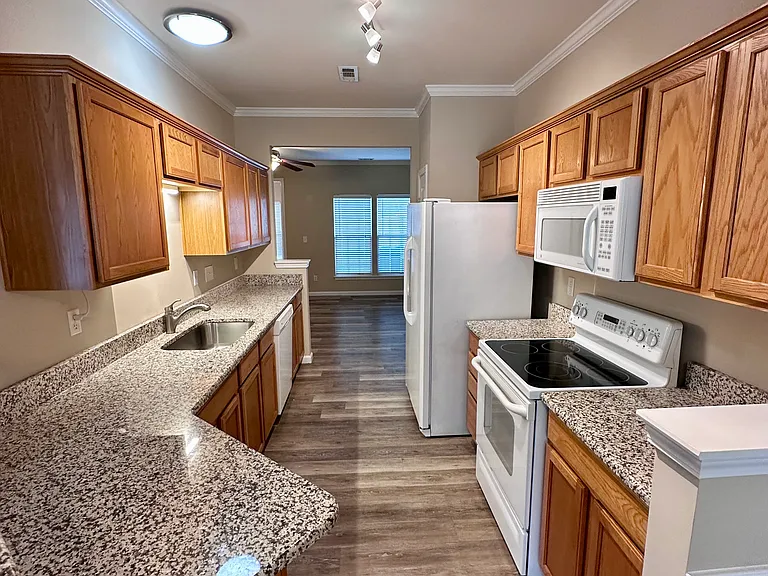 2148 Sail Pointe Ln — Photo 3