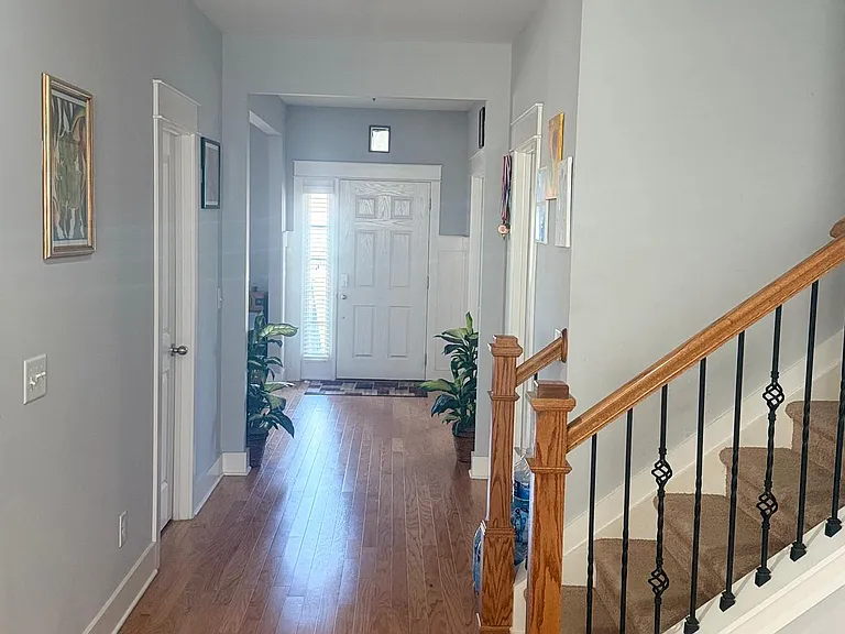 714 Newcomb St — Photo 6