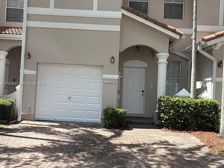 12393 SW 124th Ter — Photo 1
