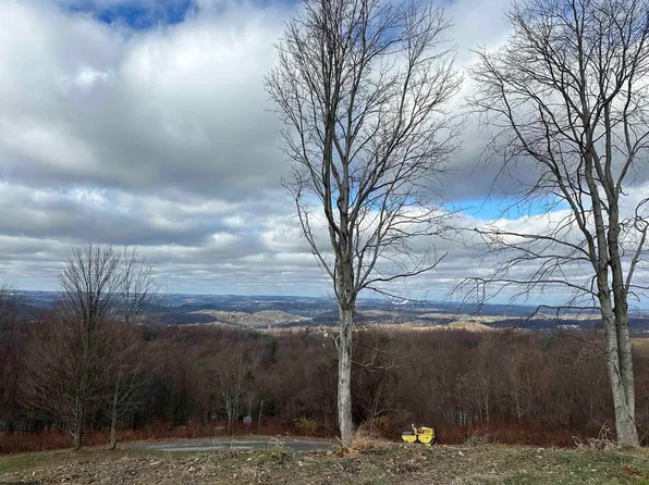 110 Aurora Dr, Morgantown, WV 26508