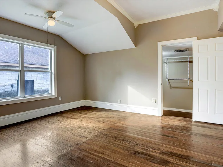 1207 N Meyer St — Photo 12