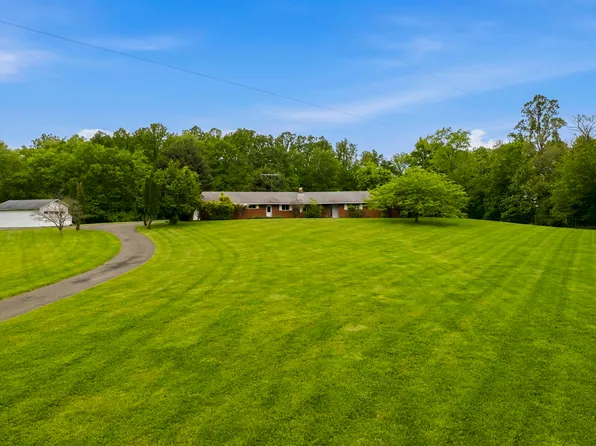144 Sunset Dr, Grafton, WV 26354
