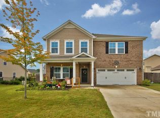 932 Harvest Point Dr, Fuquay Varina, NC 27526