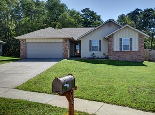 118 Spruce Ave, Clever, MO 65631