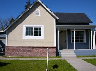 1132 SW Bridge St, Grants Pass, OR 97526