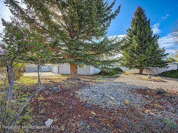 5th image of 899 Ashley Rd