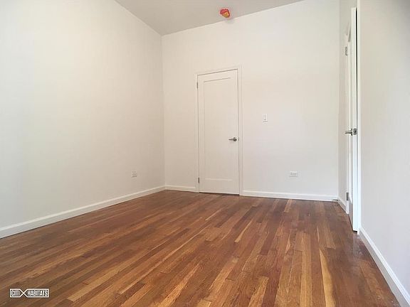 5th image of 3121 29th St APT 1C