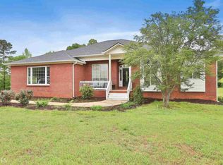 35 Blackberry Dr, Newnan, GA 30263