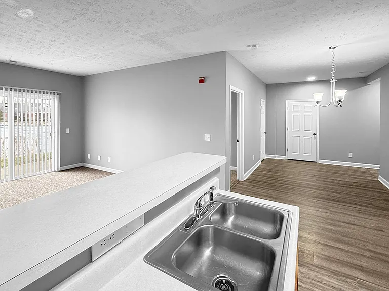 Cross Lake Apartments — Photo 149