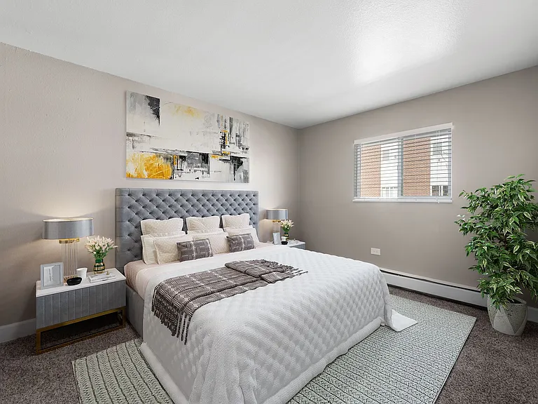 Crestone Apartments — Photo 8