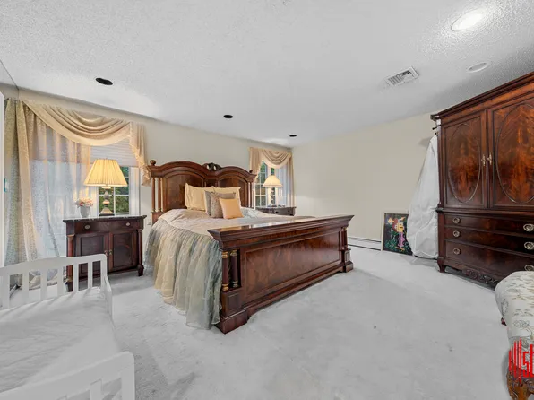 2346 Bergen Avenue image 19 of 29