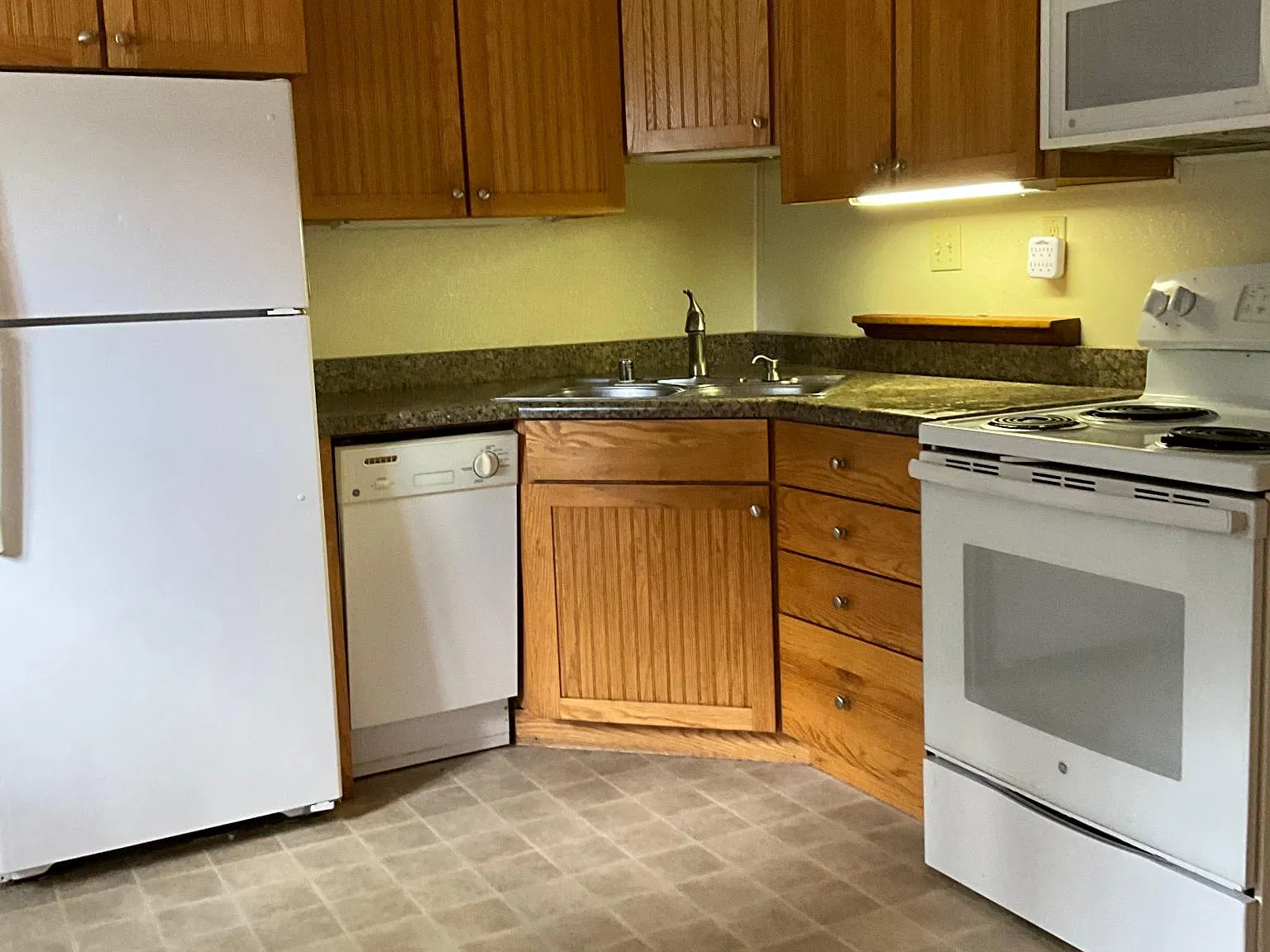 2 bed, 791 sqft, $1,950 — Photo 4