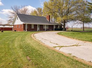 576 Beck Rd, Truxton, MO 63381