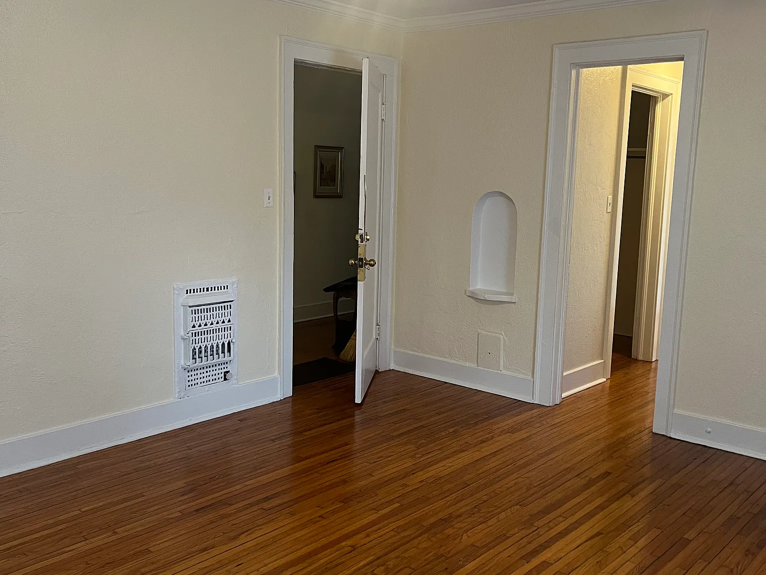 Studio, 425 sqft, $925 — Photo 1