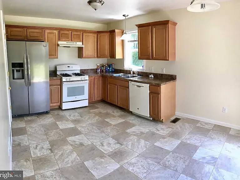 516 Dakemich Ct — Photo 6