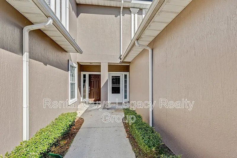 2 bed, 2.5 bath, 1222 sqft, $1,599 — Photo 3