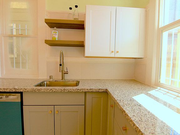 Brand new kitchen with granite countertops