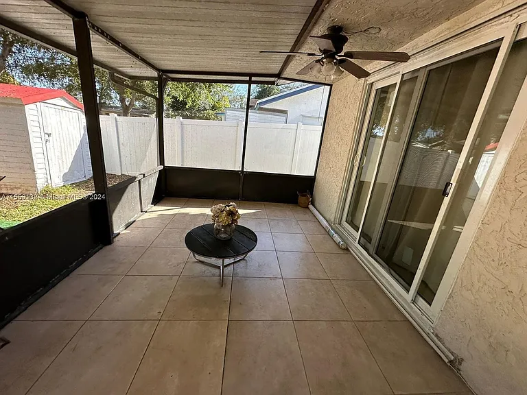 4920 SW 27th Ave — Photo 23