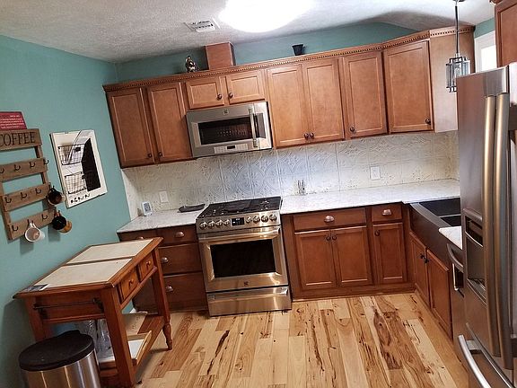 5th image of 1590 Central Dr