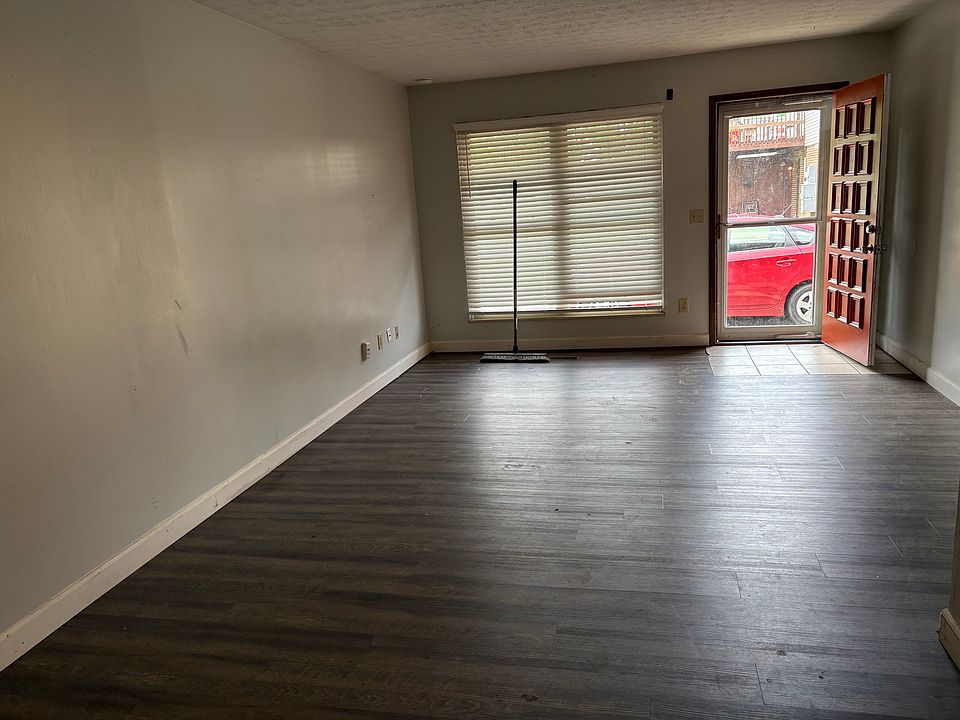 1st image of 1718 Bluff Pl #B