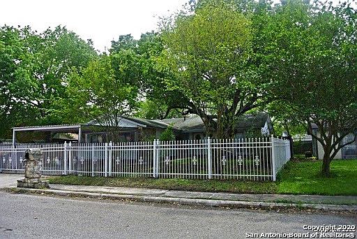 4th image of 5810 Hidden Lake St