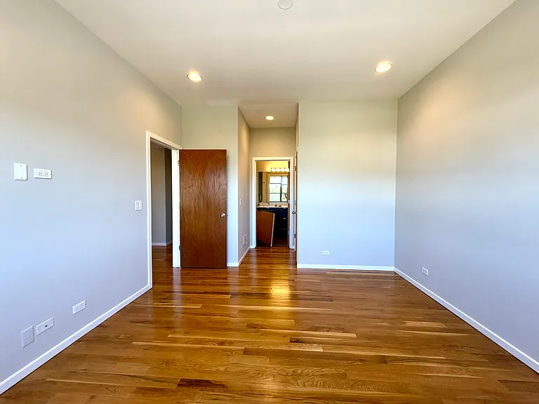 2157 N Damen Ave #305 — Photo 20