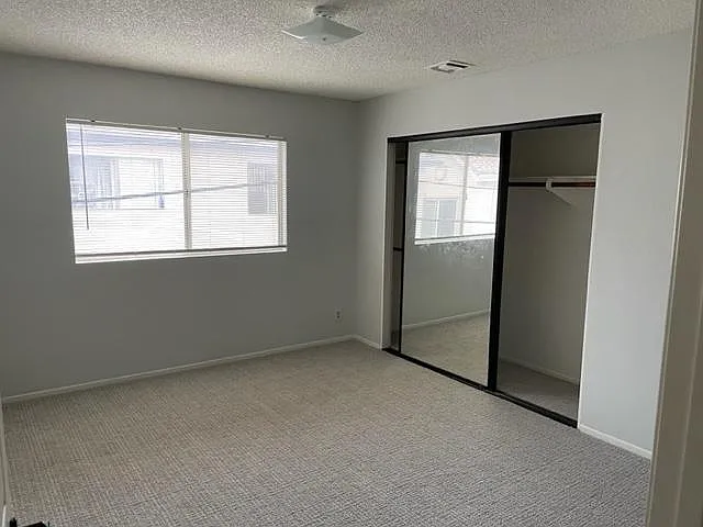 621 E Magnolia Blvd #12 — Photo 6