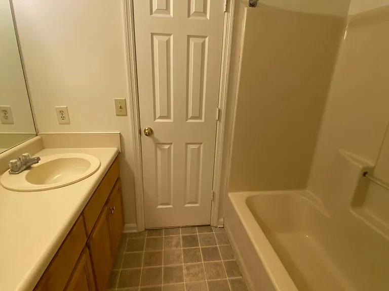 1963 Bluff Ct — Photo 6