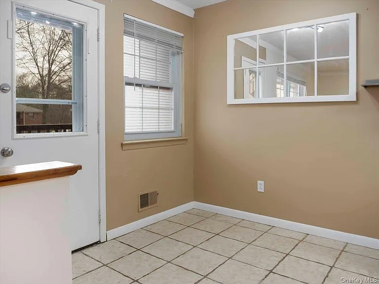 430 Somerset Dr #F — Photo 10