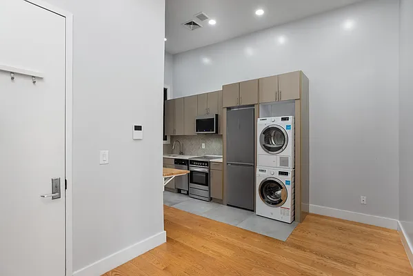 Rented by Green Leaf Management, LLC | media 6