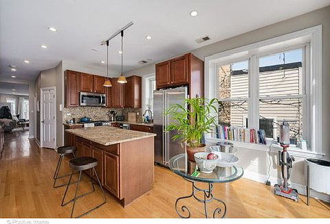 5th image of 1253 W Newport Ave #2