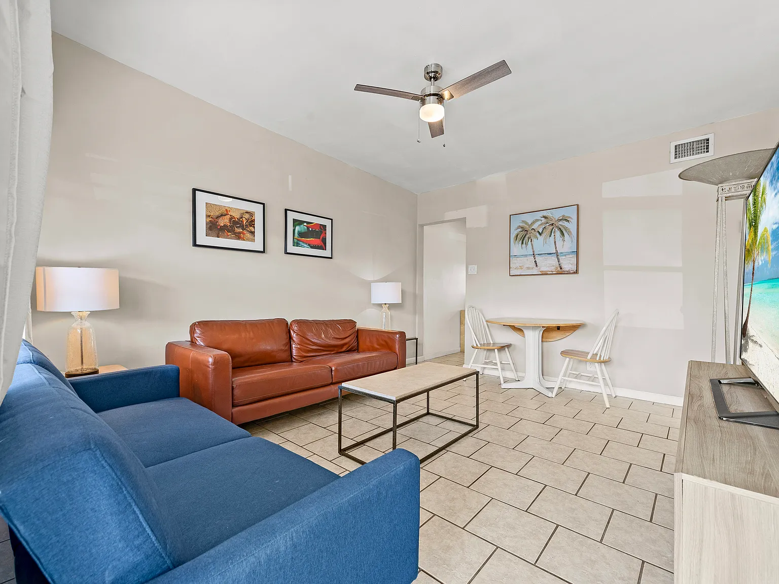 2 bed, 900 sqft, $2,300 — Photo 3