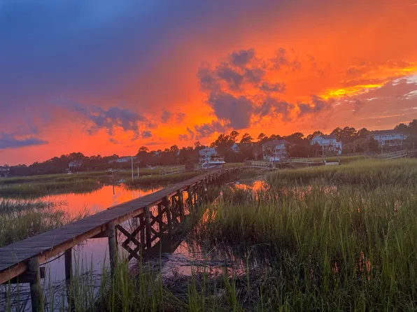 374 Commonwealth Rd, Mount Pleasant, SC 29466