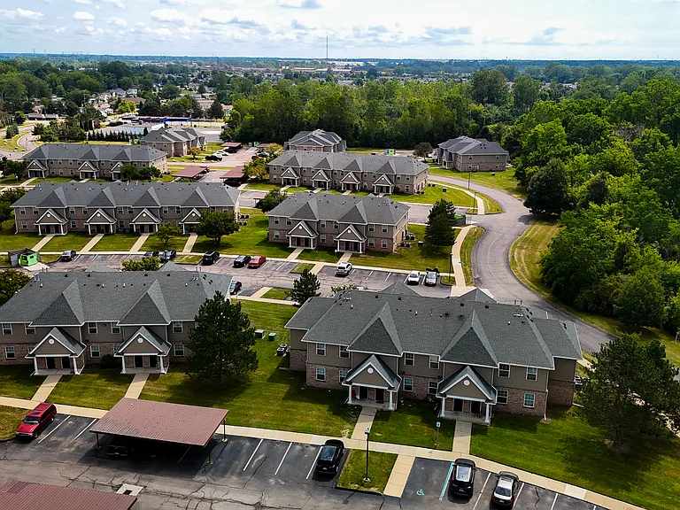 Silver Creek Apartments — Photo 11